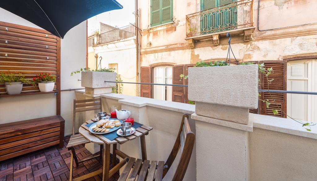 קליארי Castelletto Suite La Marina מראה חיצוני תמונה